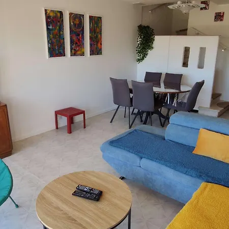 Maison 4 Pieces, 5 Pers, Climatisation, Terrasse, 450m Plage, Animaux Admis - Fr-1-229d-128 Holiday home Fleury (Aude)